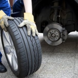 vá lốp ô tô lưu động vá lốp ô tô lưu động